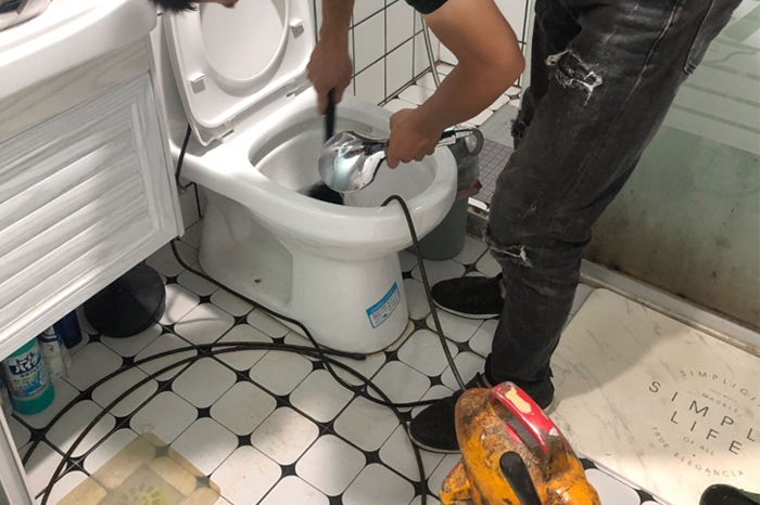 余杭马桶经常堵塞竟是因为它们,别因方便惹来大麻烦